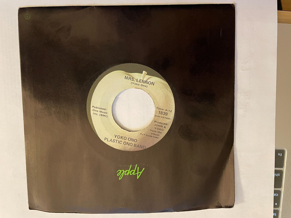 Yoko Ono Midsummer New York / Mrs Lennon 7" Vinyl Mint in Black Apple Sleeve